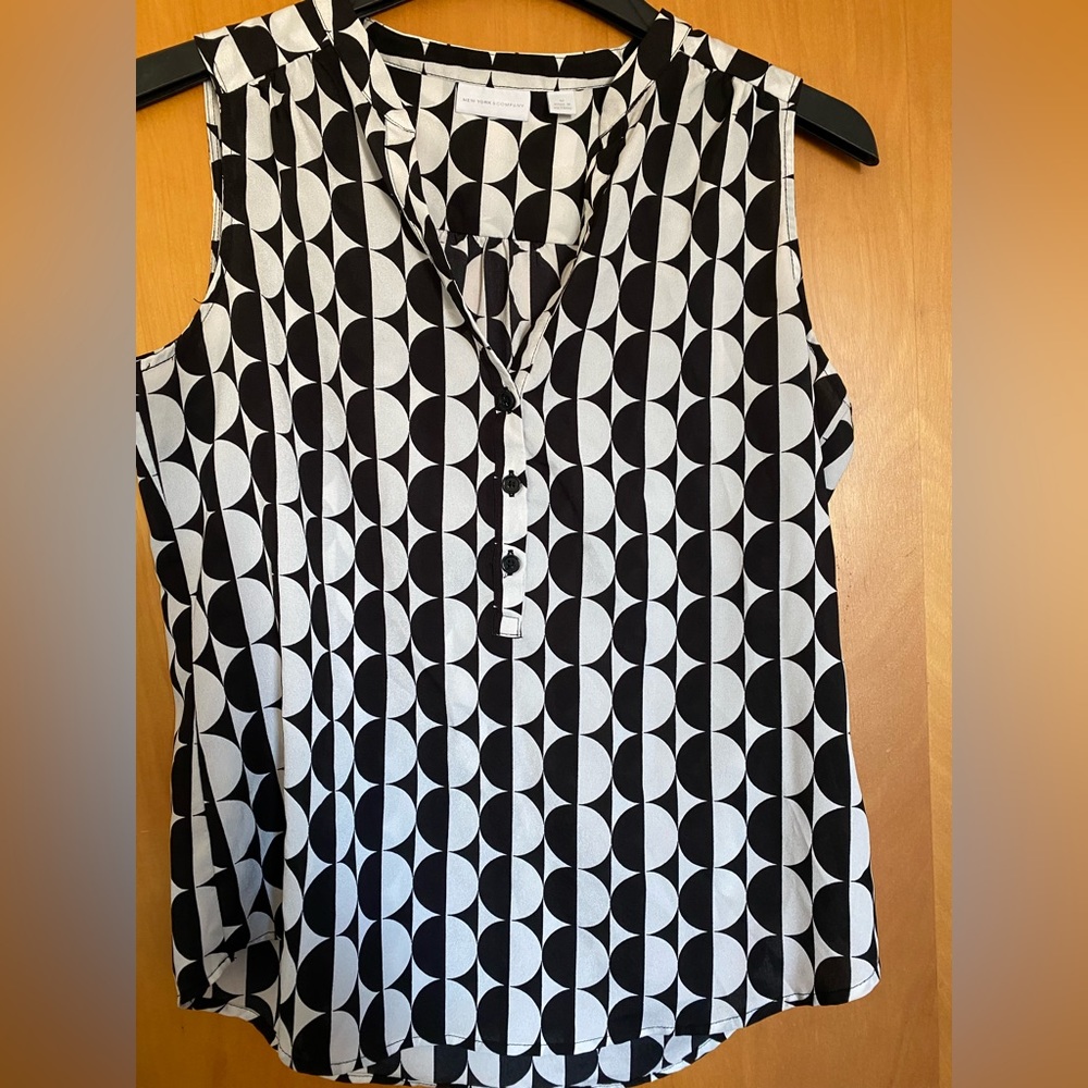 Ladies Black & white blouse